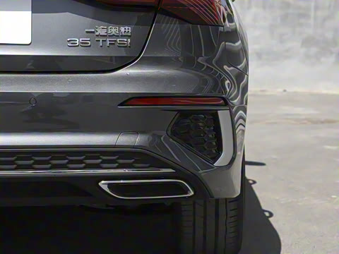 2023�� �Ŀ� Sportback 35 TFSI ʱ���˶���