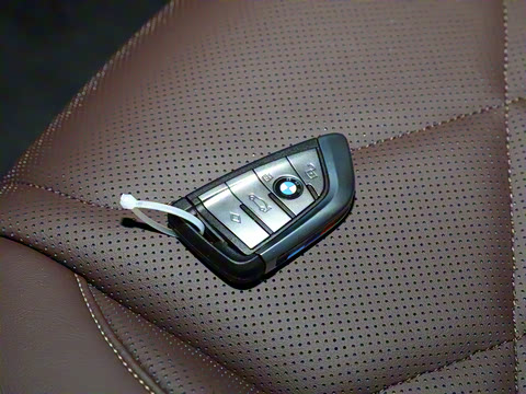 2022�� �Ŀ� xDrive 40Li M�˶���װ