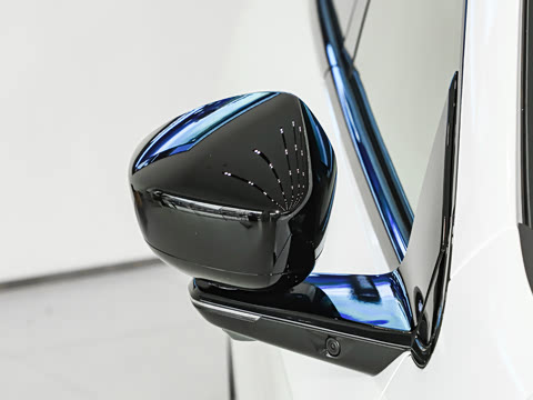 2025�� 702 �������� Max