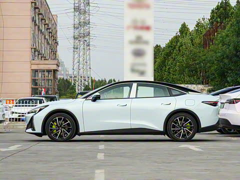 2025�� 560MAX 185kW