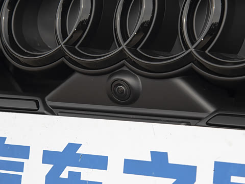 2025�� 55 TFSI quattro ������