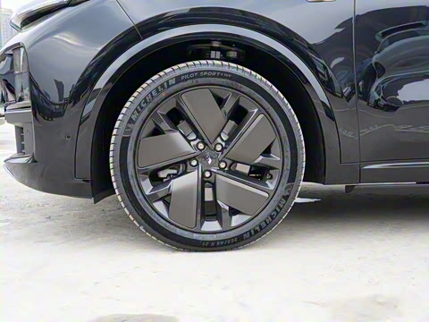 2025�� Ultra ���ܻ��°�