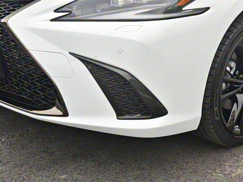 2022�� 300h F SPORT