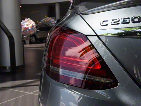 2020�� �Ŀ� C 260 �˶���