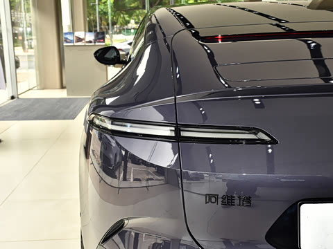 2025�� �Ŀ� Ultra���̰�