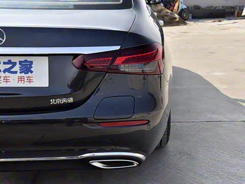 2022�� E 350 e L ���ʽ��϶����γ�