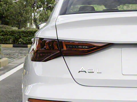 2023�� �Ŀ� A3L Limousine 35 TFSI ��ȡ�˶���