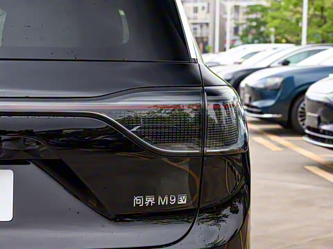 2025�� ���� Ultra�� 100kWh 6����