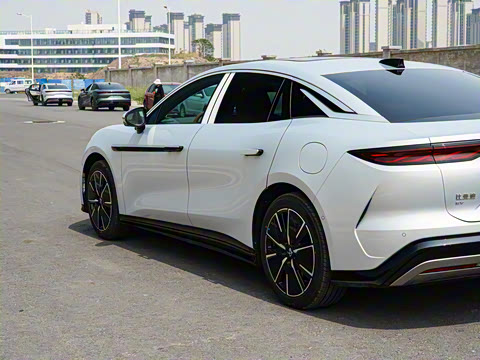 2025�� EV 701KM�����״�������