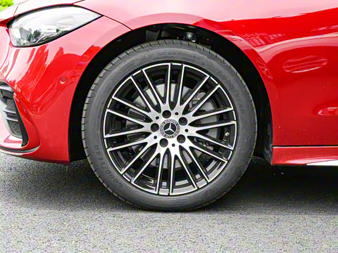 2025�� �Ŀ� C 260 L �˶���