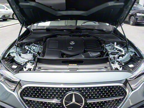 2025�� �Ŀ� E 300 ʱ�����˶���