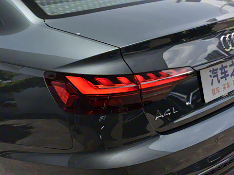 2025�� 200���������� 40 TFSI ����������