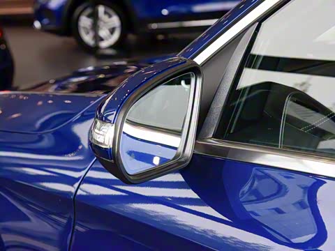 2020�� �Ŀ� GLC 300 L 4MATIC ������