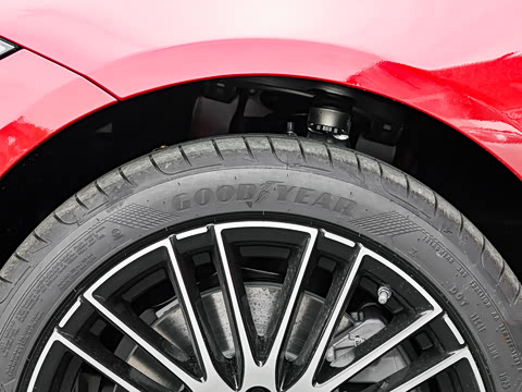 2025�� �Ŀ� C 260 L �˶���