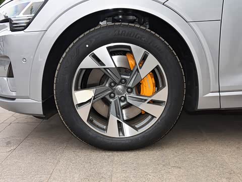 2019�� 55 quattro ������