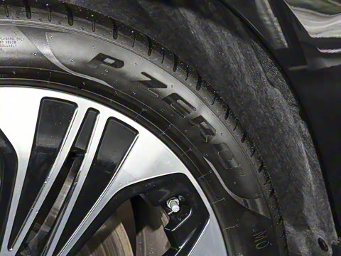 2024�� E 350 e L ���ʽ��϶����˶��γ�