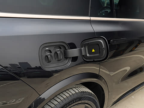 2025�� Ultra ���ܻ��°�