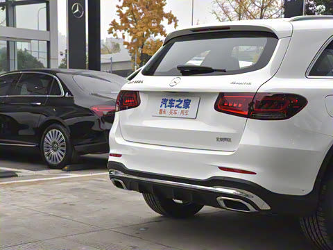 2022�� �Ŀ� GLC 300 L 4MATIC ������