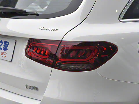 2022�� �Ŀ� GLC 300 L 4MATIC ������