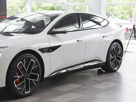 2025�� �Ŀ� Ultra���̰�