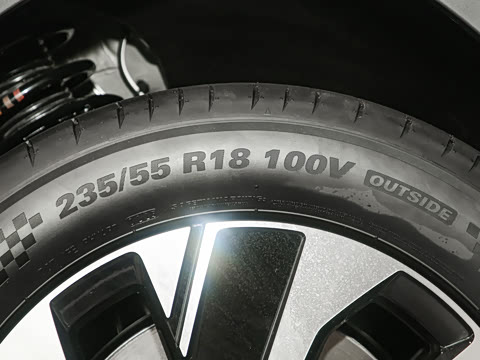 2025�� ̽��L 300TSI ������Ӣ