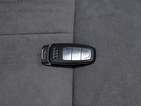 2021�� 40 TFSI ����������