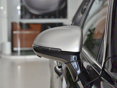 2026�� 4.0T V8 Mulliner