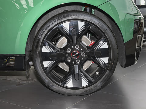 2025�� JOHN COOPER WORKS