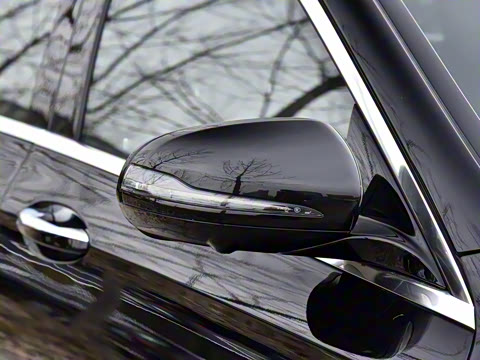 2022�� �Ŀ� E 350 e L ���ʽ��϶����˶��γ�