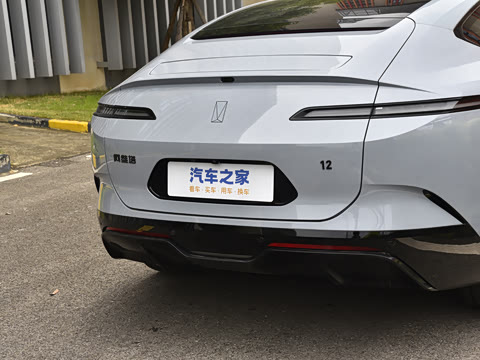 2025�� �Ŀ� Ultra���̰�