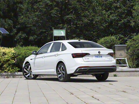 2025�� �Ŀ�� 300TSI DSG׿Խ��