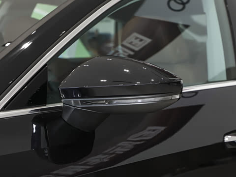 2025�� 45 TFSI ������