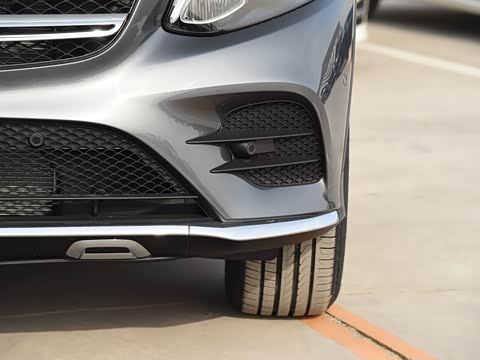 2019�� �Ŀ� GLC 260 L 4MATIC ������