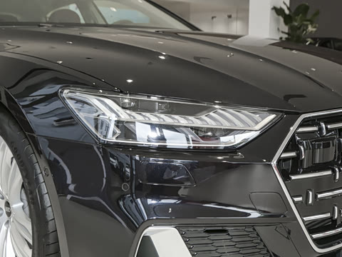 2025�� 45 TFSI quattro ������