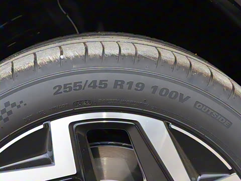 2025�� ̽��L 380TSI ��������