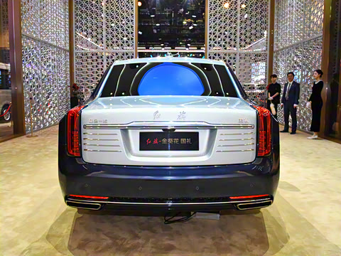 2025�� 4.0T V8 ��ͤ���϶��ư�