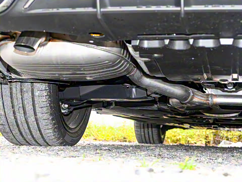 2025�� �Ŀ� E 300 L ����˶���