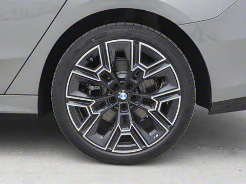 2025�� 530Li xDrive M�˶���װ