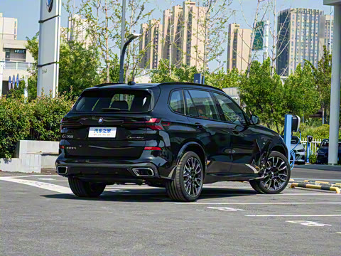 2025 xDrive 40Li M˶ҹװ