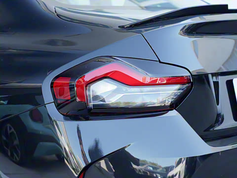 2025�� M240i xDrive