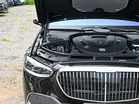 2025�� �Ŀ� S 680 4MATIC