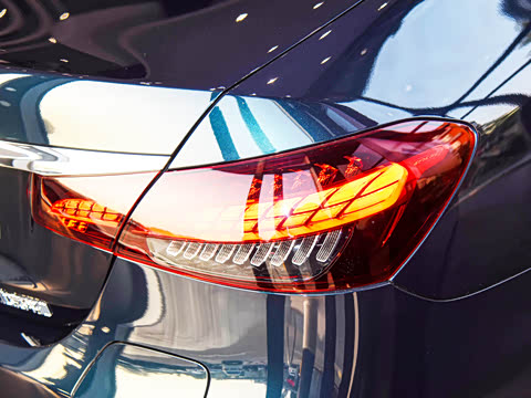 2023�� E 350 e L ���ʽ��϶����˶��γ�