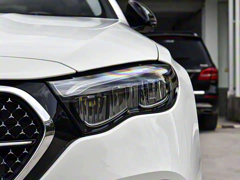 2025�� �Ŀ� E 260 �˶���