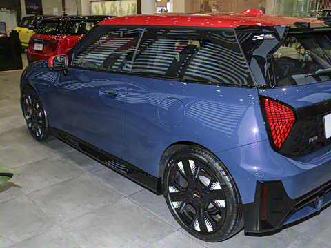 2025�� JOHN COOPER WORKS