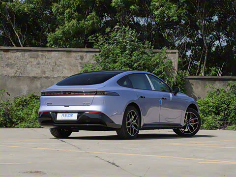 2025�� ���� 550ProѲ����