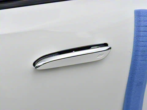 2025�� �Ŀ� E 260 �˶���