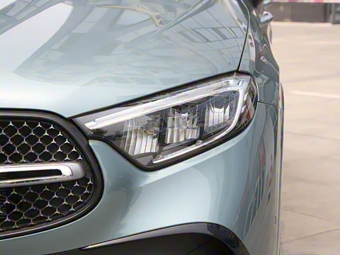 2025�� �Ŀ� GLC 260 L 4MATIC ������