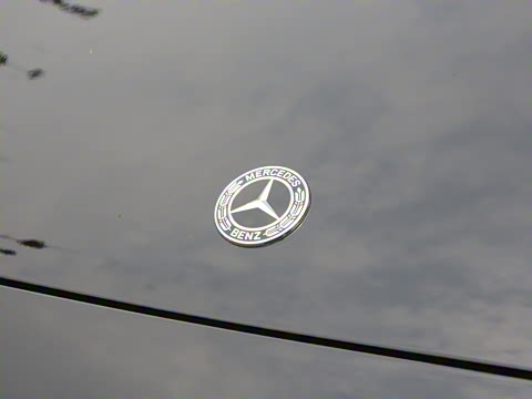 2025�� �Ŀ� E 300 �������˶���