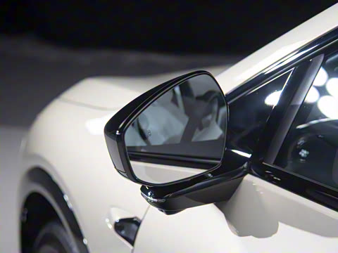 2025�� 702 �������� Ultra