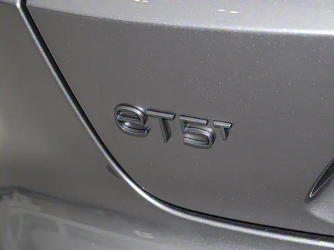 2025�� 75kWh Touring